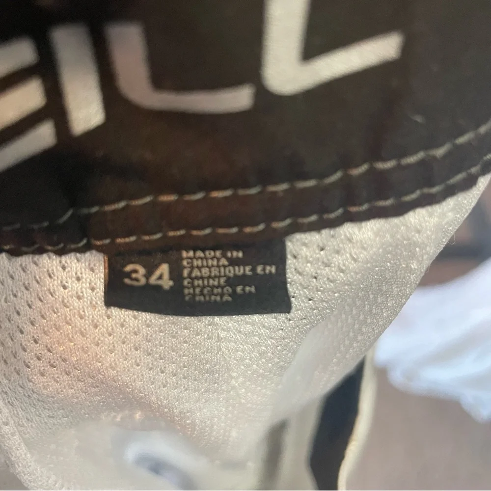 O’Neill board shorts size 34‎